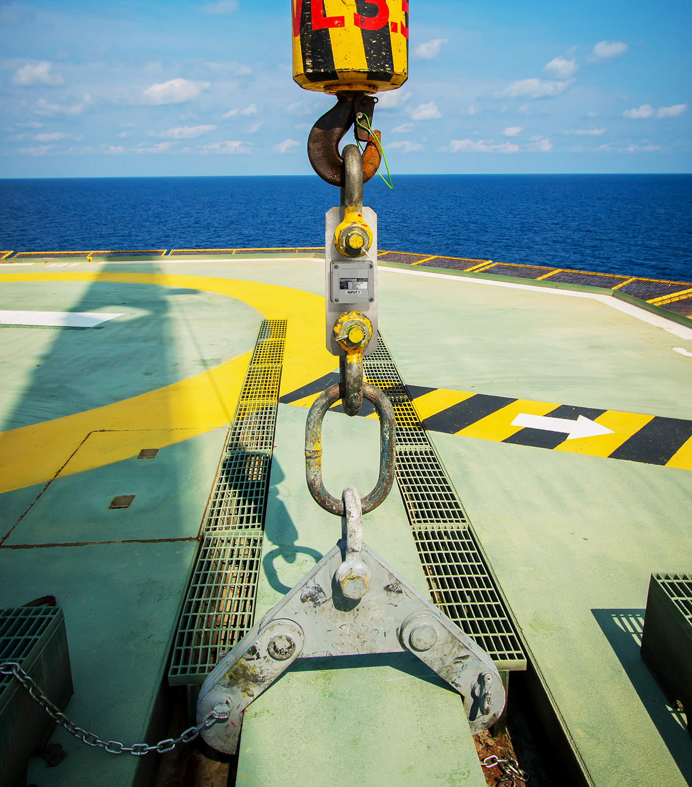 Tension load cell being used on a ship